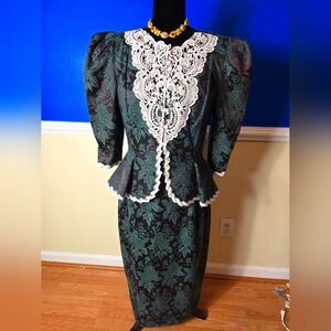 Victorian style 2 piece vintage set